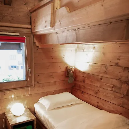 Les Capucins 2- Vue Mont-blanc - - Escalade *