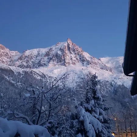 Apartment Les Capucins - View Off Mont-blanc Range - 4 Pers *